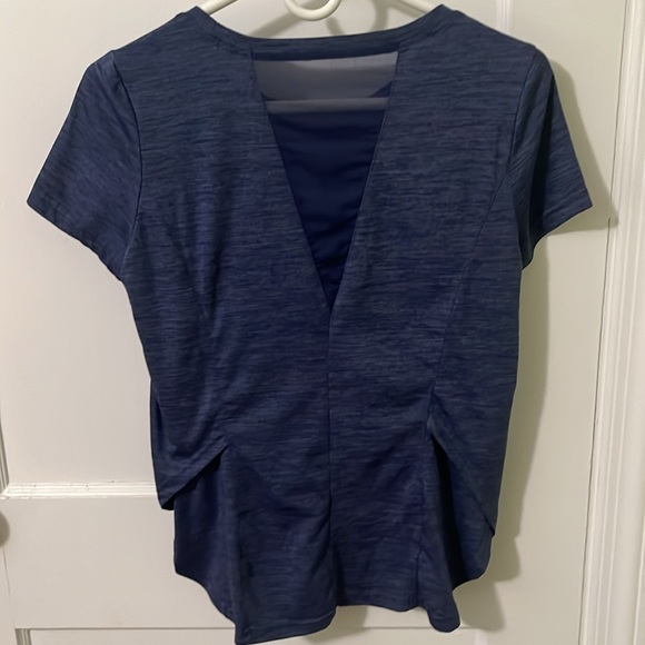 Apana athletic top size medium - Picture 4 of 7